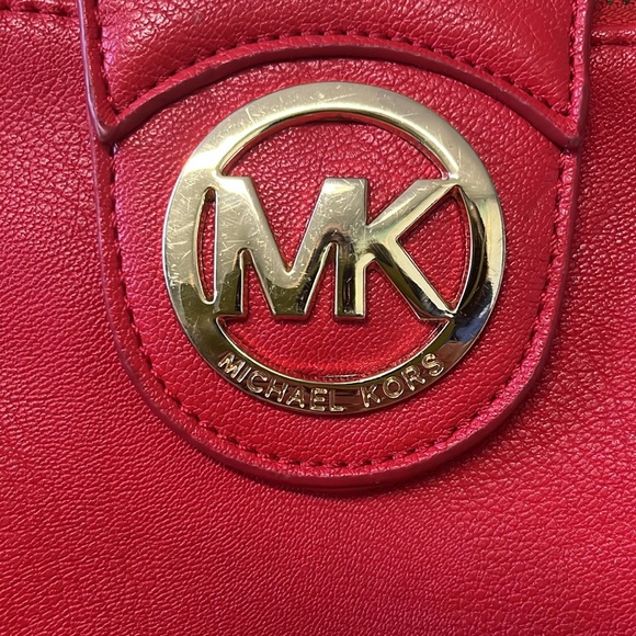 Michael Kors Crossbody - Picture 3 of 11